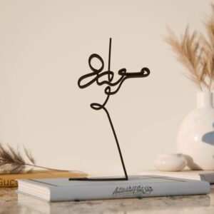 Minimal Violinist Line Art Decor Figure Plastic Music Sculpture for Desk Shelf Living Room Artistic Home Display Classical Instrument Theme India