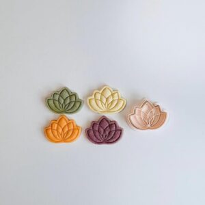 Black Lotus Flower Cookie Cutter Stamp Set Spring Floral Boho Flower Shape Baking Tool for Cookies Fondant Clay Treats Creative Dessert Making Everyday Use
