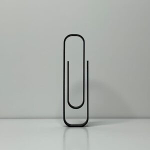 Minimalist Paperclip Line Art Sculpture India Cookie Abstract Home Office Decor Unique Paper Clip Shaped Modern Shelf Accent for Desk Wall Decoration Gift Idea