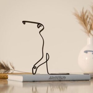 Golfer Line Art Figure Plastic Decorative Sports Sculpture for Home Office Desk Shelf Table Display Minimalist Golf Art Accent for Players Fans and Sports Lovers India