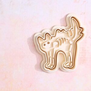 Cat skeleton cookie cutter set for making shortbread cookies fondant biscuits chocolate treats sugar paste cake toppers Halloween baking tools spooky animal theme party decoration