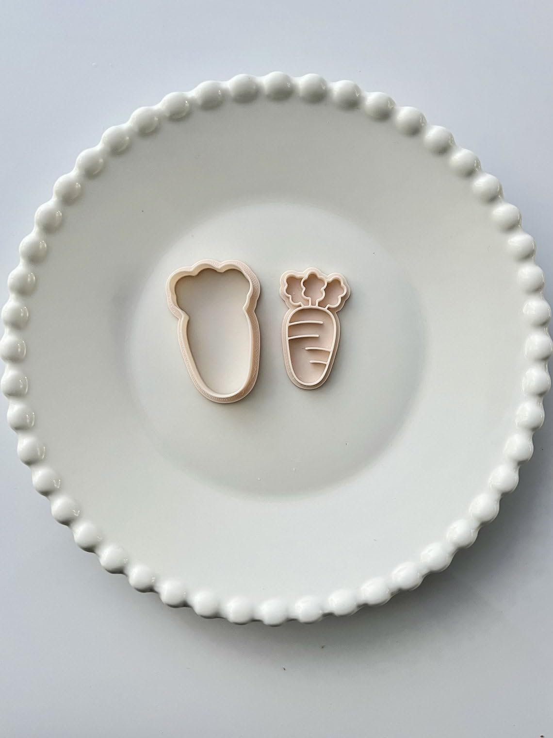 Black Carrot Cookie Cutter Stamp Set Sweet Carrot Shape Rabbit Treat Mold Food Safe Baking Tool for Cookies Fondant Clay Treats Creative Dessert Making and Everyday Use - Image 4