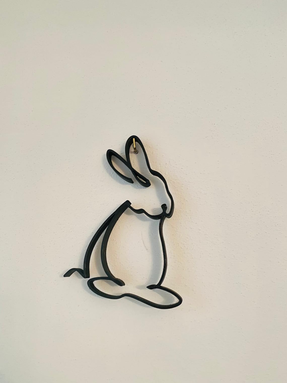 Bio Statue Rabbit Sculpture: Egg Souvenir with Alice Hat, Carrot Ears, and Warm Fur, Inspired by 'Through The Looking Glass' - Image 5