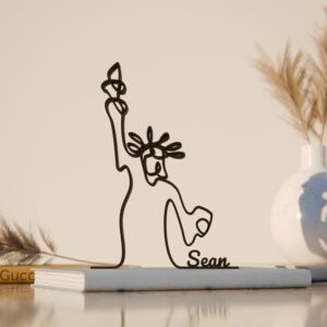 Statue of Liberty Plastic Line Art Landmark Figure Minimalist Sculpture for Home Office Desk Decor Shelf Display Interior Accent