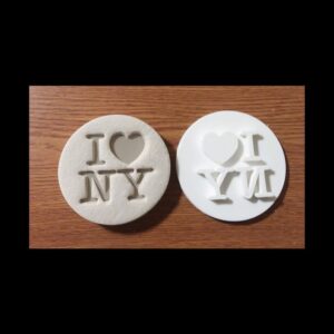 I Love New York Black Cookie Embosser Stamp for Cupcakes and Cookies Iconic City-Themed Baking Tool Perfect for Personalized Dessert Decorations and Souvenir Treats