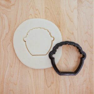 Pot of Gold Cauldron Cookie Cutter - St. Patricks Day Cookie Cutter - India Cookie for Baking, Fondant, Clay, and Craft Projects