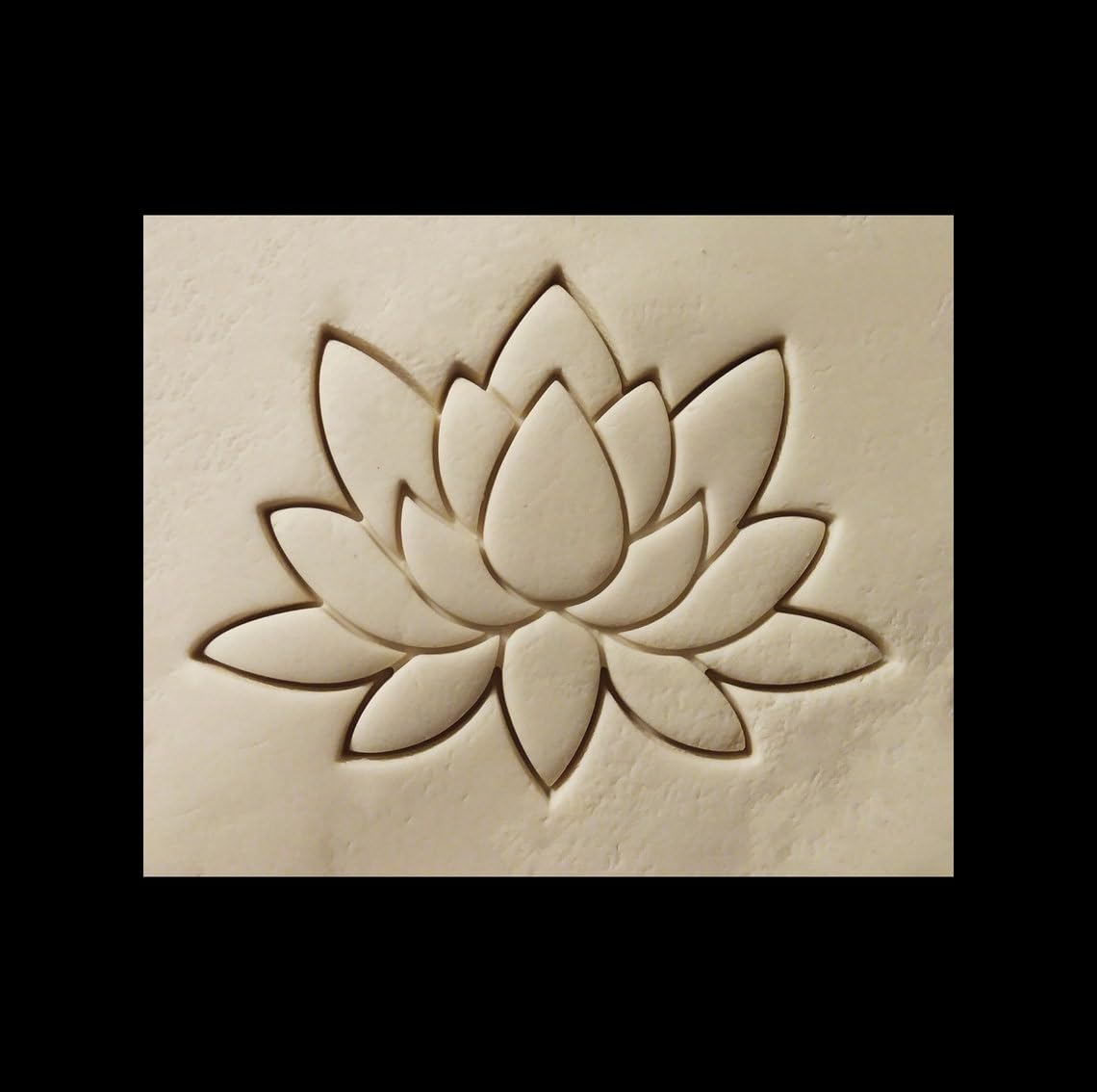 Lotus Flower Black Cookie Cookie Cutter for Spring and Summer Baking Seasonal Cookie Decorating Tool Perfect for Garden Parties Floral-Themed Treats and Elegant Desserts