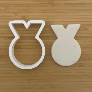 Gold Medal Shape Polymer Clay Cutter Cookie Fondant Biscuit Cutter Sharp Tapered Edge Tool for Earrings Jewelry Making Sports Award Theme Cupcake Decoration Baking Craft Projects