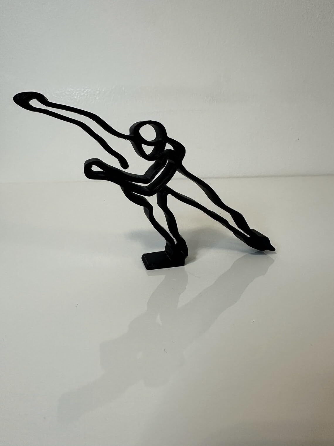 Unique India Statue Skater Sport Minimalist Abstract Sculpture Statue Figure Winter Snow Tabletop Decor Idea for Christmas or Home Office Decoration - Image 5