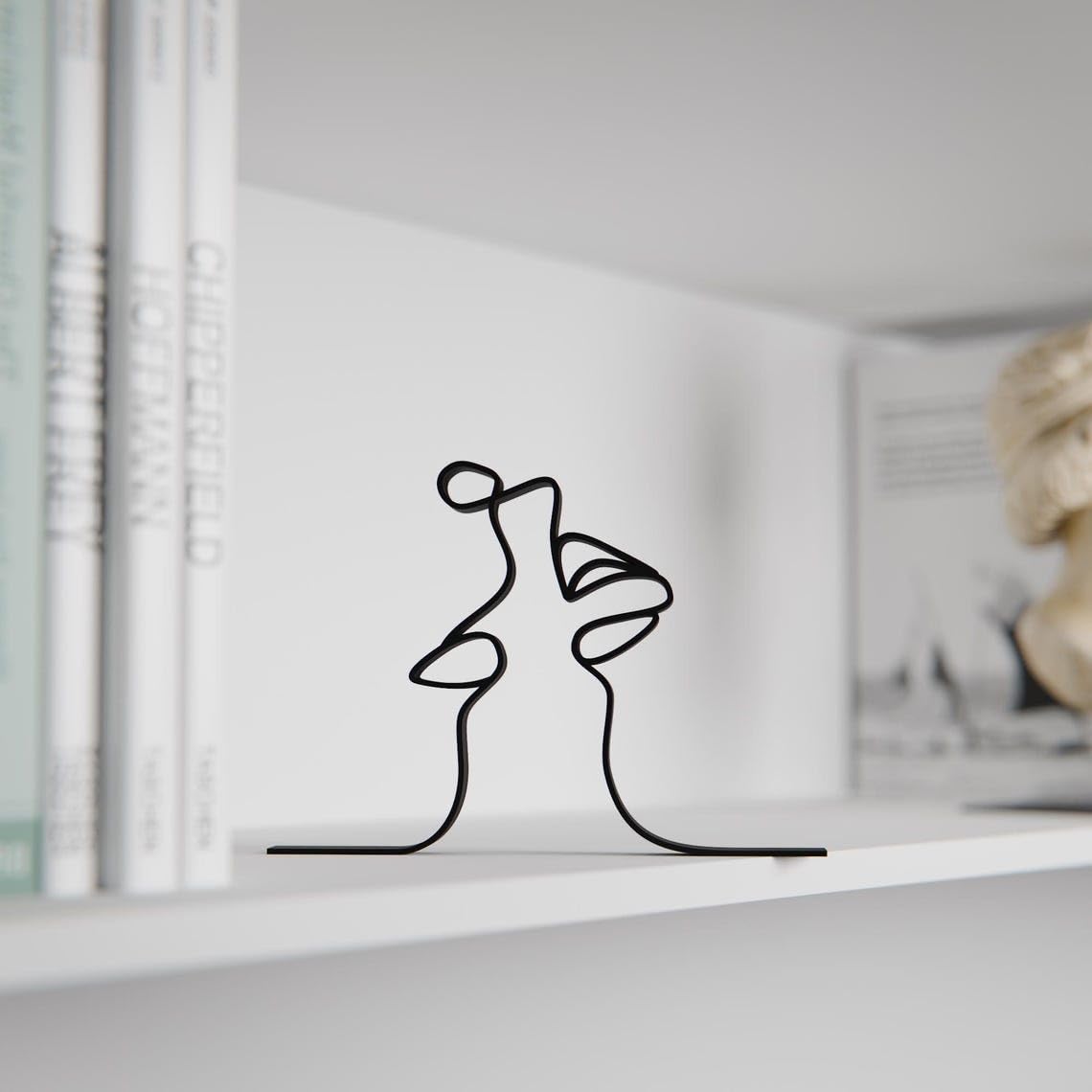 The Kiss Inspired Line Art Figure Plastic Romantic Decor Statue for Home Office Desk Shelf Display Minimal Modern Art Gift for Couples Daily Spaces India - Image 5