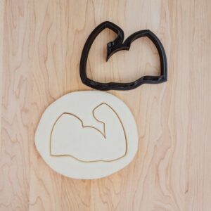 Tricep Strong Arm Boxing Cookie Cutter Fondant Clay Mold India Cookie Muscle Arm Shape Baking Tool for Fitness Themed Parties Sports Events Kids Crafts DIY Kitchen Supplies