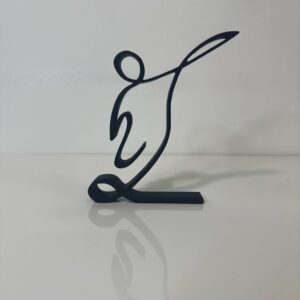 India Statue Minimalist Football Single-Line Sculpture, Modern Minimalist Art Decor for Home Office, Unique Self-Sitting Shelf Ornament, Stylish Gift for Men and Sports Fans