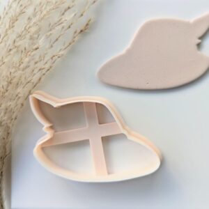 Hat with Feather Cookie Cutter for Baking and Polymer Clay Large Feathered Hat Shape Clay Cutter for Costume Party Cookies Fondant Cake Decorations DIY Crafts and Fashion Accessory