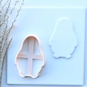 Penguin Cookie Cutter for Animal Themed Baking Large Clay Ornament Cutter for Fondant Biscuit Dough Polymer Clay Penguin Cutter for Winter Crafts Cake Decorating and DIY Projects