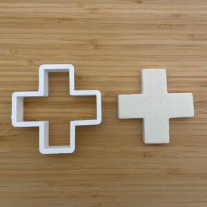Hospital Red Cross Shape Polymer Clay Cutter Cookie Fondant Biscuit Cutter Sharp Tapered Edge Tool for Earrings Jewelry Making Medical Theme Cupcake Decoration Baking Craft First Aid