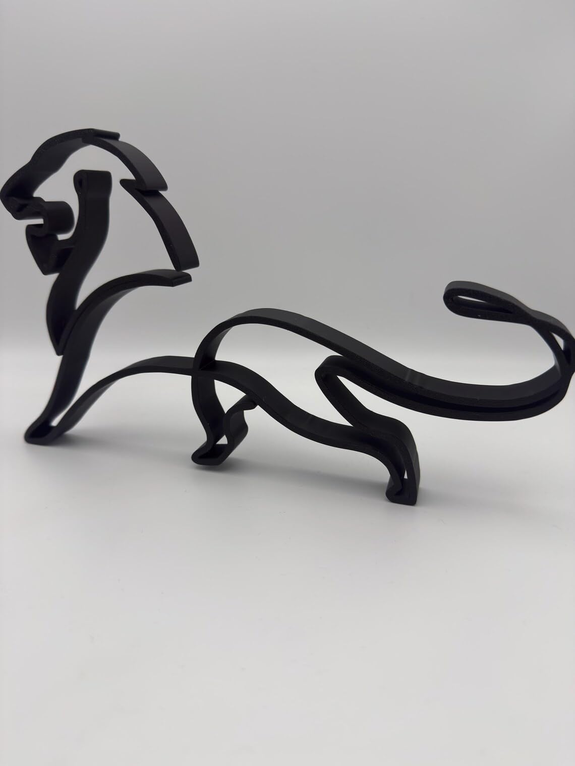 Unique India Statue Lion Line Art Wolf Sculpture for Minimalist Home Decor, Tabletop or Shelf Ornament, Artistic Animal Design, for Housewarming or Special Occasions - Image 2