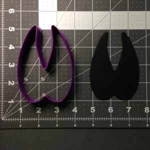 Black Cookie Deer Footprint Cookie Cutter for Baking Animal Track Shaped Cookies, Fondant Cake Decorations, Biscuit Dough Molding, and Wildlife or Nature Themed Craft and Clay Art
