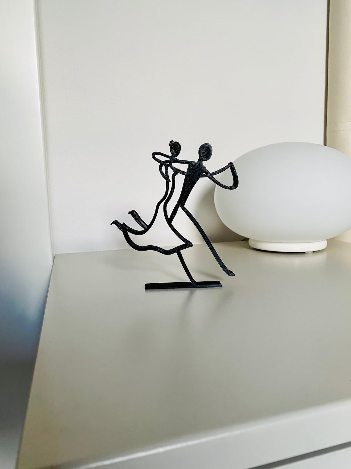 Rhythmic Dance: Minimalist Cookie Sculpture of a Dancing Couple - Perfect Tabletop Accent for Home, Office, or Showpiece Gift - Image 4