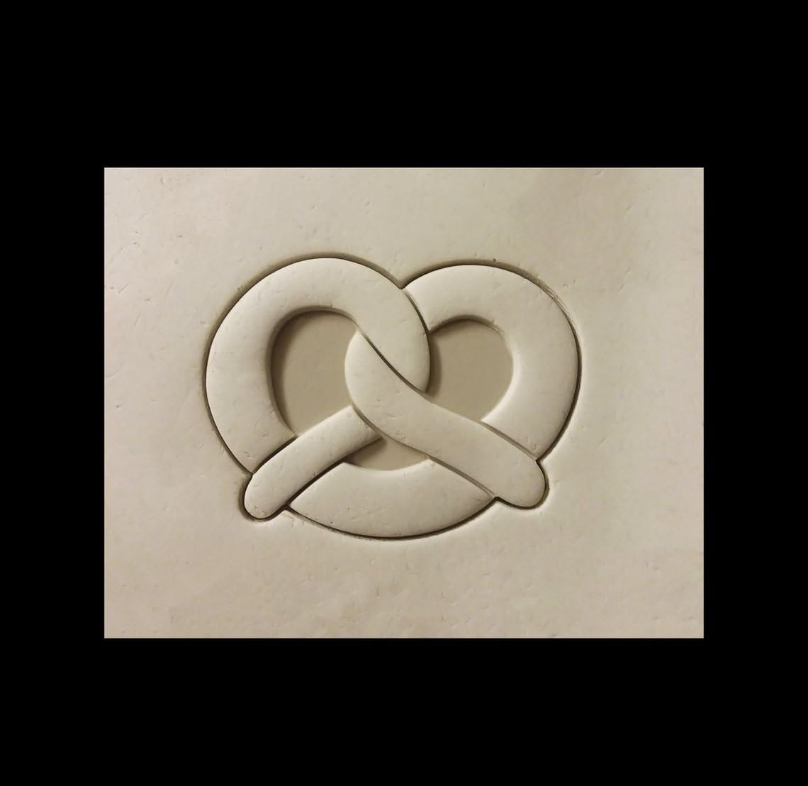 Black Pretzel Shape Cookie Cutter Cookie Bakery Snack Cookie Mold for Oktoberfest Party Treats German Theme Baking Soft Pretzel Inspired Crafts Kids Activities and Gift Packaging