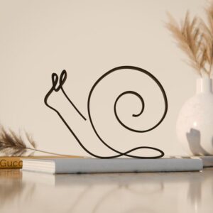 Snail Plastic Line Art Animal Figure Minimalist Sculpture for Home Office Desk Decor Calm Nature Theme Shelf Display for Modern Interior Spaces