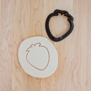 Strawberry Outline Cookie Cutter Fondant Clay Mold India Cookie Fruit Shape Baking Tool for Decorating Cookies Cakes Cupcakes Kids Crafts DIY Party Supplies Kitchen Essentials