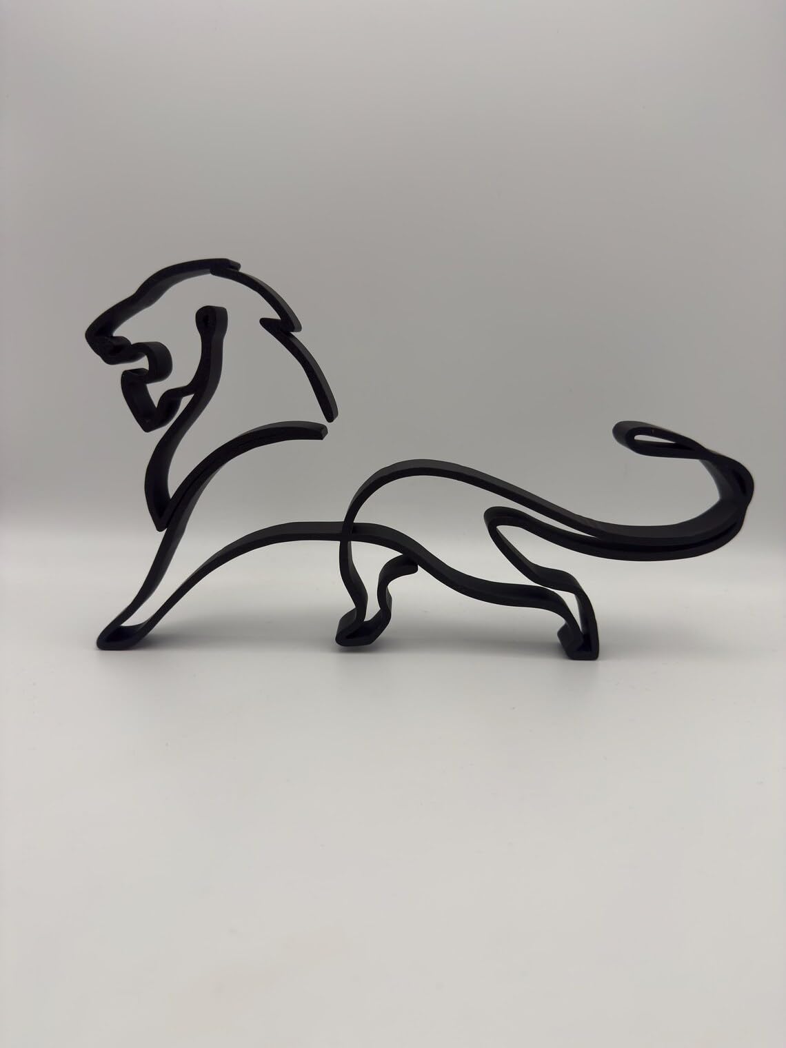 Unique India Statue Lion Line Art Wolf Sculpture for Minimalist Home Decor, Tabletop or Shelf Ornament, Artistic Animal Design, for Housewarming or Special Occasions - Image 4