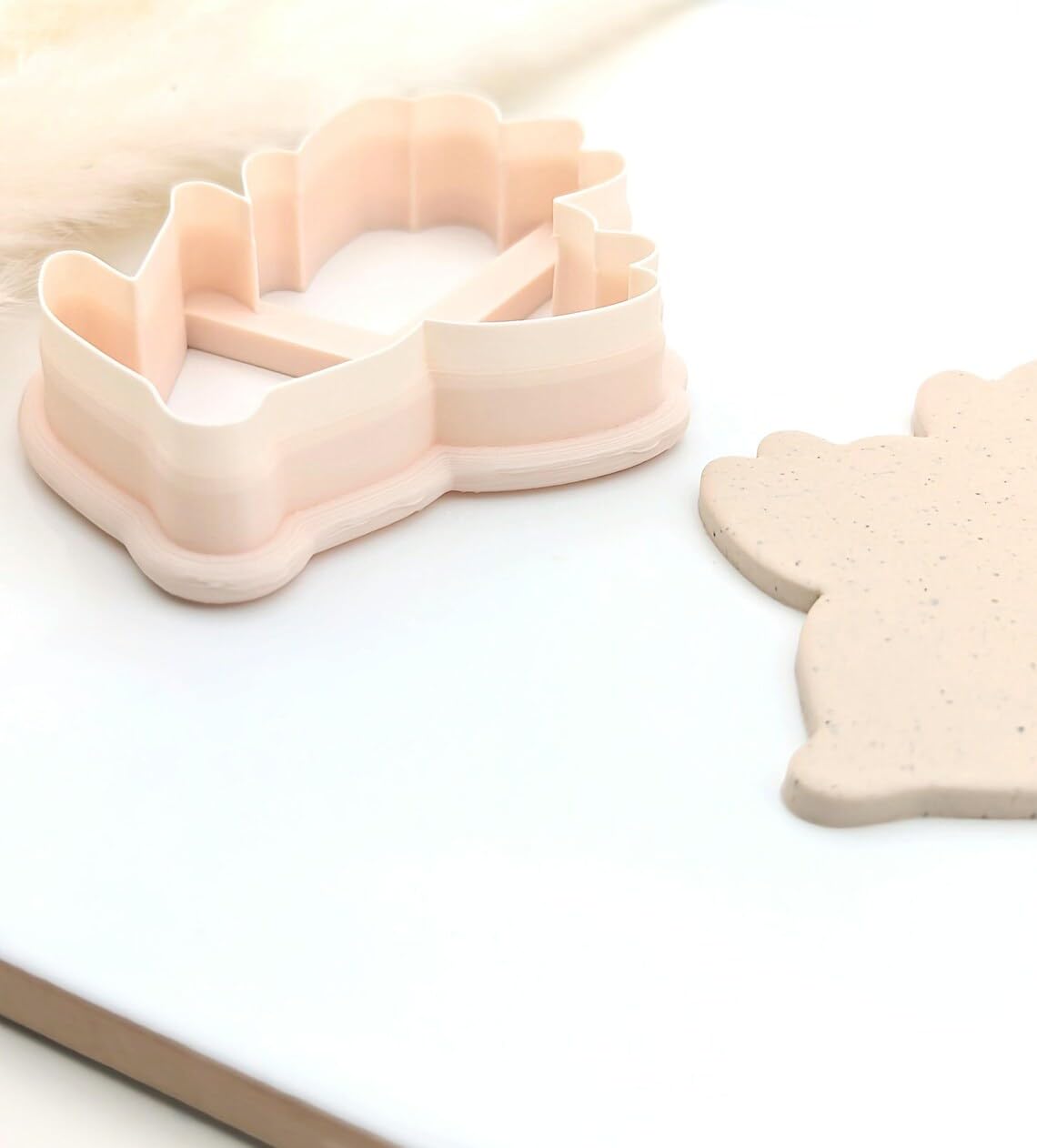 Tulip Flower Cookie Cutter for Spring Baking Fondant Biscuit and Dough Large Floral Polymer Clay Cutter for Cake Decoration Cookie Making and Handmade Jewelry Craft Projects - Image 2