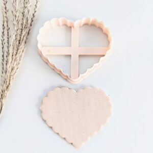 Scalloped Heart Cookie Cutter for Valentine Baking Large Heart Clay Cutter with Decorative Edge for Fondant Biscuit Dough Polymer Clay Crafts Cake Decorating and Handmade DIY Projects