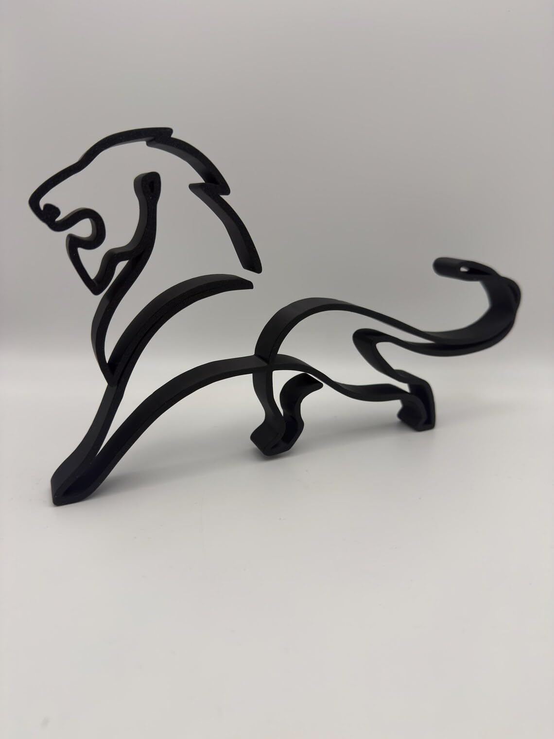 Unique India Statue Lion Line Art Wolf Sculpture for Minimalist Home Decor, Tabletop or Shelf Ornament, Artistic Animal Design, for Housewarming or Special Occasions - Image 6