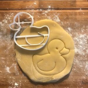 Black Rubber Duck Cookie Cutter Cute Ducklings Baking Tool Duck Lover Gifts Animal Lover Gift for Mom Farm Baby Shower Favor Biscuit Fondant Clay Cutter for Home Baking Party Treats