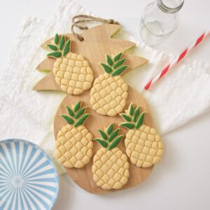 Pineapple Cookie Cutter for Tropical Fruit and Summer-Themed Baking, Perfect for Hawaiian Parties, Culinary Events, Exotic Fruit Celebrations, Temperate Seasons, and Fun Treat (ONLY PINEAPPLE)