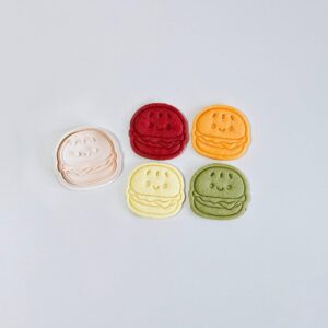 Black Smiley Face Cheeseburger Cookie Cutter Stamp Set Plastic Fast Food Hamburger Shape Baking Tool for Cookies Biscuits Fondant Party Treats Home Baking and Creative Desserts