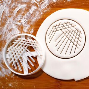 Quadrant Streak Design One Cookie Cutter for Biscuit Cutting Microbiology Petri Dish Streaking Blood agar lab Science Tool Microbiologist Themed Baking Educational Cookies Cookie (ONLY ONE)
