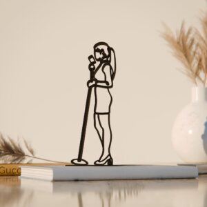 Minimalist Woman Vocalist Sculpture - Unique Line Art Home Decor, Singer Figurine, Elegant Minimalist Decoration for Music Lovers, Vocalist Tabletop Showpiece, Artistic Gift for Women Singers