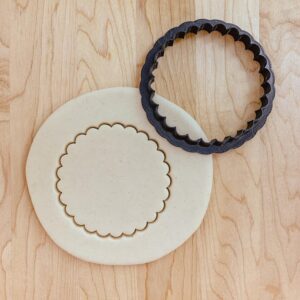 Scalloped Circle Cookie Fondant Clay Cutter India Cookie Mold for Shaping Elegant Scallop-Edged Cookies, Cupcake Toppers, Clay Crafts Perfect for Baking, Decorating, and Creative