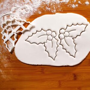 Christmas Holly Cookie Cutter for Winter Holiday Baking Festive Xmas Party Biscuit Mold Snow Theme Christmas Decorations Seasonal Cookies Holiday Gifts Family Celebration Treats (ONLY HOLLY)