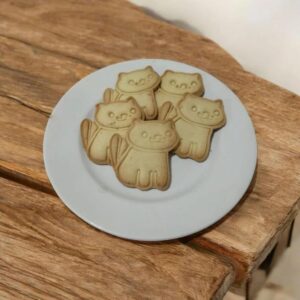 Neko Atsume Cat Cookie Cutter 4 Inch Size for Baking Fondant Biscuits Clay Crafts Cake Decorating Kawaii Kitty Shape for Anime Lovers Kids Activities Party Supplies and Creative Art