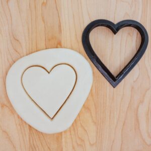Heart Emoji Outline Cookie Cutter Cookie for Fondant, Clay Crafting, Baking, Romantic Celebrations, Valentines Day, Love-Themed Parties, and Creative Cake Decorating in India