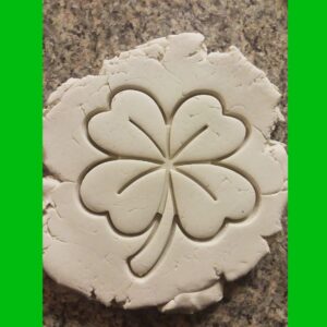 Black 4 Leaf Clover Shamrock Shaped Cookie Cookie Cutter Made in India for St Patricks Day Baking Homemade Cookies Crafts Lucky Charm Party Decorations and Irish Holiday Celebrations
