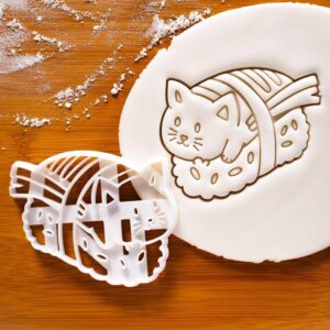 Cute Cat on Sushi Cookie Cookie Cutter for Cat Lovers Kawaii Katze Themed Biscuit Fondant Craft Clay Cutter Perfect for Birthday Parties and Fun Baking Decorations