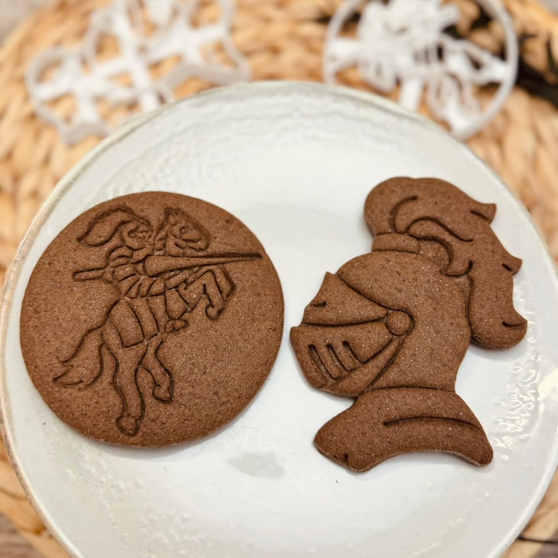 Knight on Horse Cookie Cutter for Medieval and Fantasy-Themed Baking Crafts with Detailed Knight Helmet and Plumage Design Ideal for Creative Homemade Cookies and Party (ONLY KNIGHT ON HORSE) - Image 4