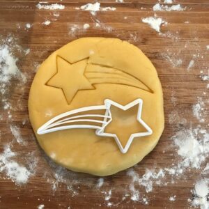 Black Shooting Star Cookie Cutter for Astronomy Cookies Polymer Clay Fondant Cutter Jewelry and Earring Craft DIY Birthday Party Favor Cosmic Treats Space Baking