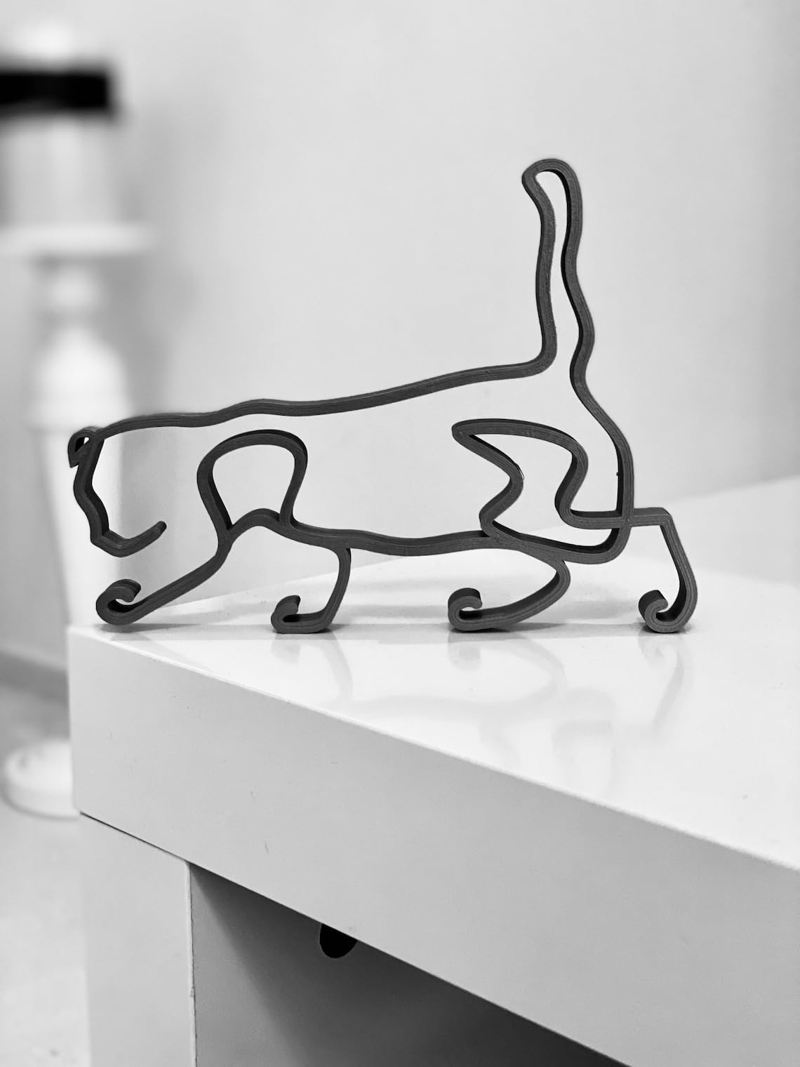 Scottish Fold Cat Minimalist Art Sculpture - Tabletop Figure for Home Decor, Gifts, and Pet Lovers