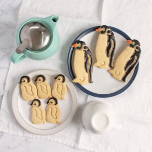 Emperor penguin and baby penguin cookie cutter