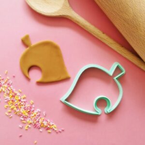 Game Leaf Shape Polymer Clay Cutter Cookie Fondant Biscuit Cutter Sharp Tapered Edge Tool for Earrings Jewelry Making Nature Gaming Theme Cupcake Decoration Baking Craft Projects Leaf