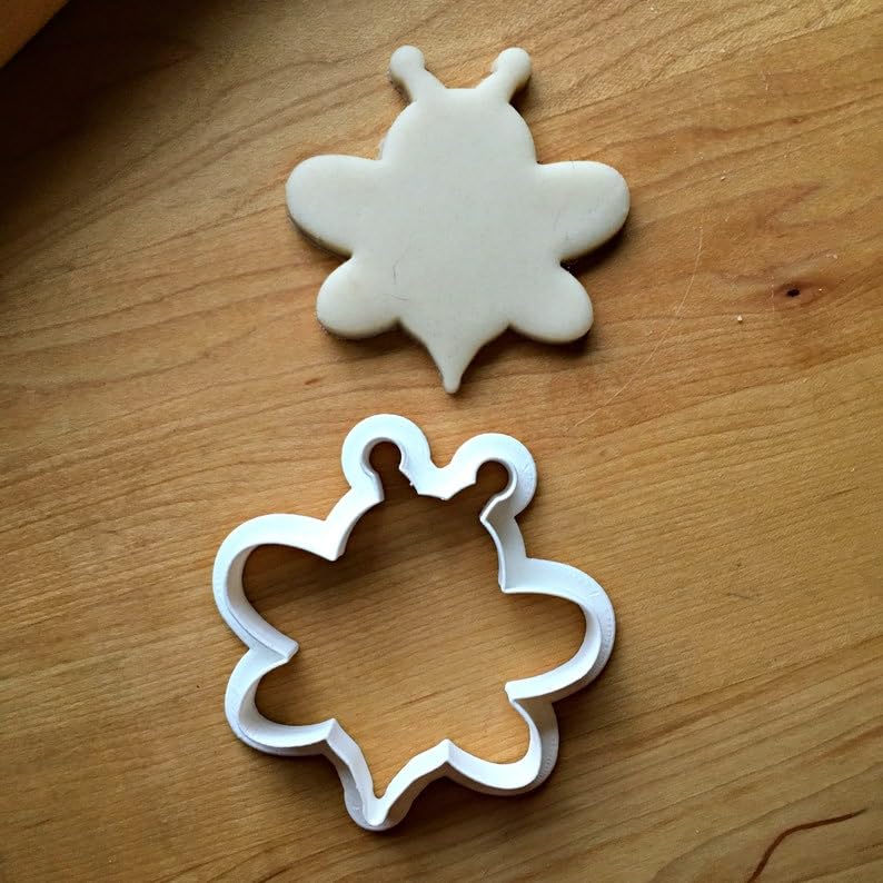 Cookie Bee Cookie Cutter for Baking Biscuits Cake Fondant Decorations Suitable Size Durable Mold Made in India for Garden Parties, Spring Events, Kids Activities, and Crafting Projects