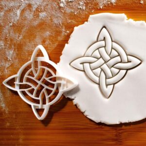 Witch Knot Cookie Cutter Cookie India for Baking Magical Themed Cookies, Intricate Knot Design Cutter for Home Bakers and Professionals, Perfect for Halloween and Fantasy Baking Decor