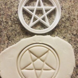 Pentagram Pentacle Black Cookie Cookie Cutter for Witchcraft Wicca and Halloween Baking Magical Star Shape for Spooky Cookies Pagan Themed Treats and Occult Party Desserts