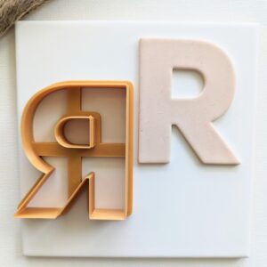 Alphabet Letter R Cookie Cutter for Biscuit Fondant Pastry Dough Letter R Polymer Clay Cutter for Personalized Baking Alphabet Shape Cutter for Custom DIY Clay Art and Craft Projects