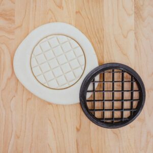 Waffle Grid Pincushion Circle Cookie Fondant Clay Cutter India Cookie Mold for Baking and Crafting Tools Shaping Cookies Cakes Cupcakes DIY Projects Kitchen Supplies